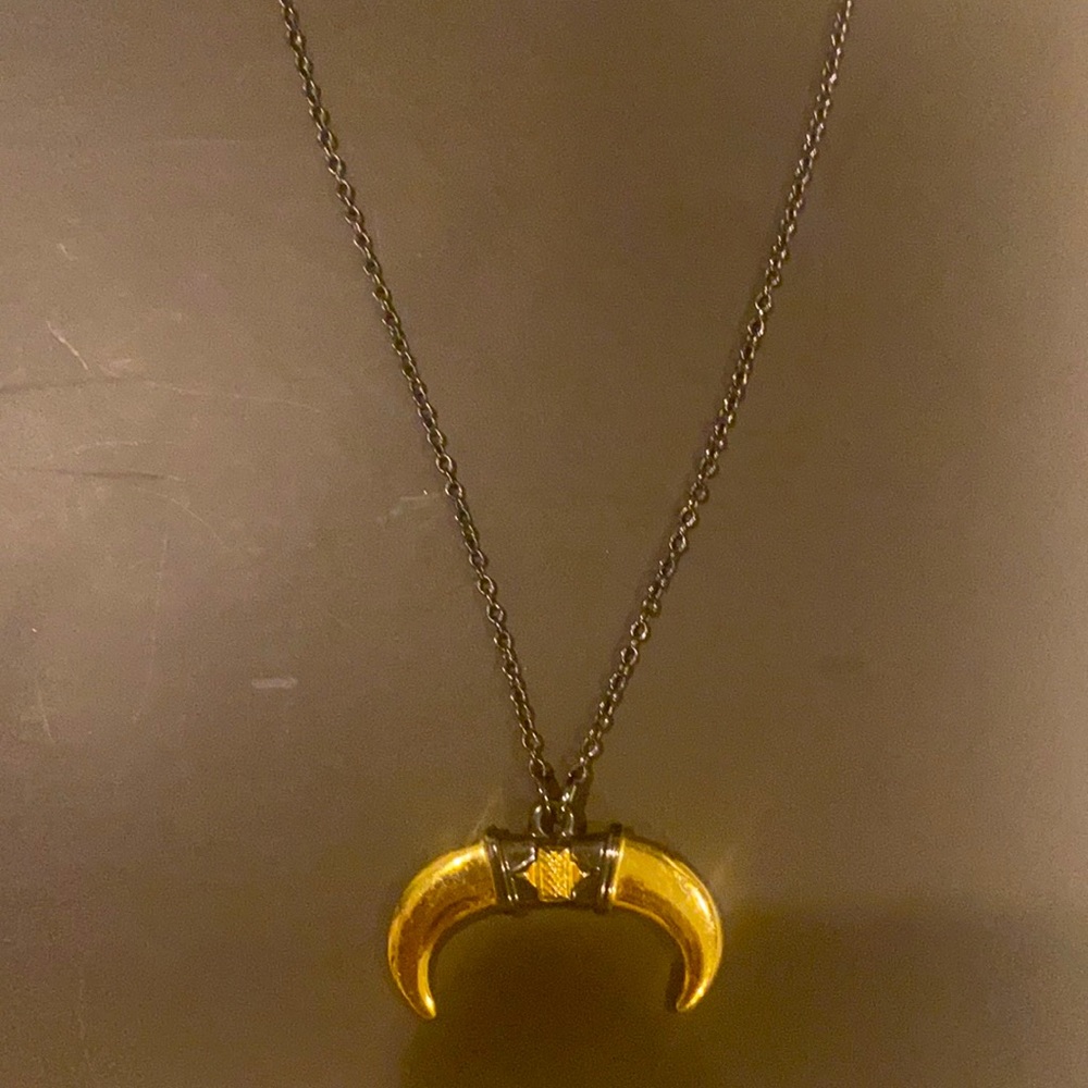 House of Harlow necklace